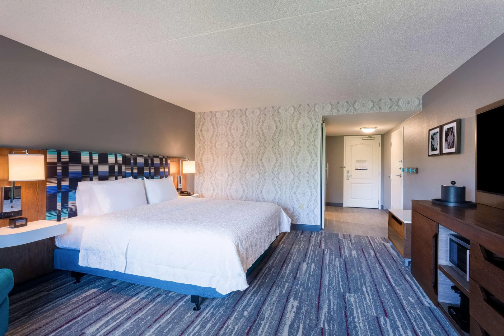 Hampton Inn & Suites Herndon-Reston