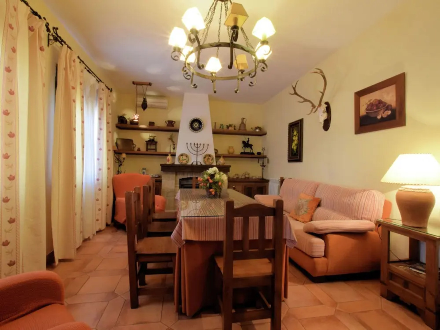 Rustic House With Swimming Pool, Beautifully Situated in Priego de Còrdoba