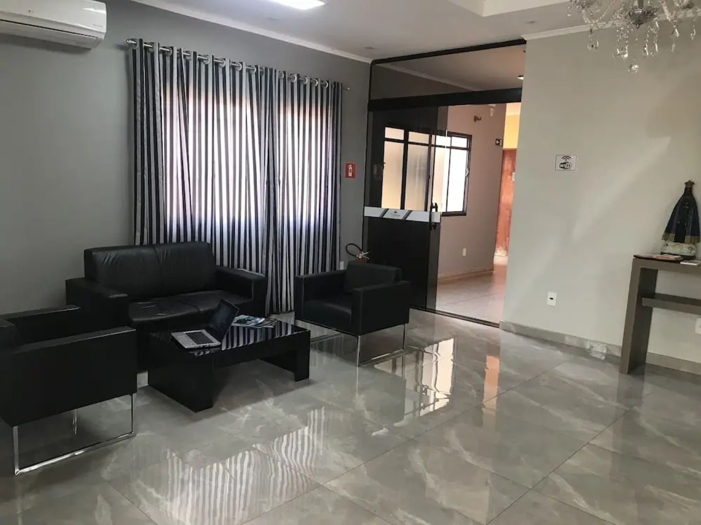 OYO Florenza Palace Hotel