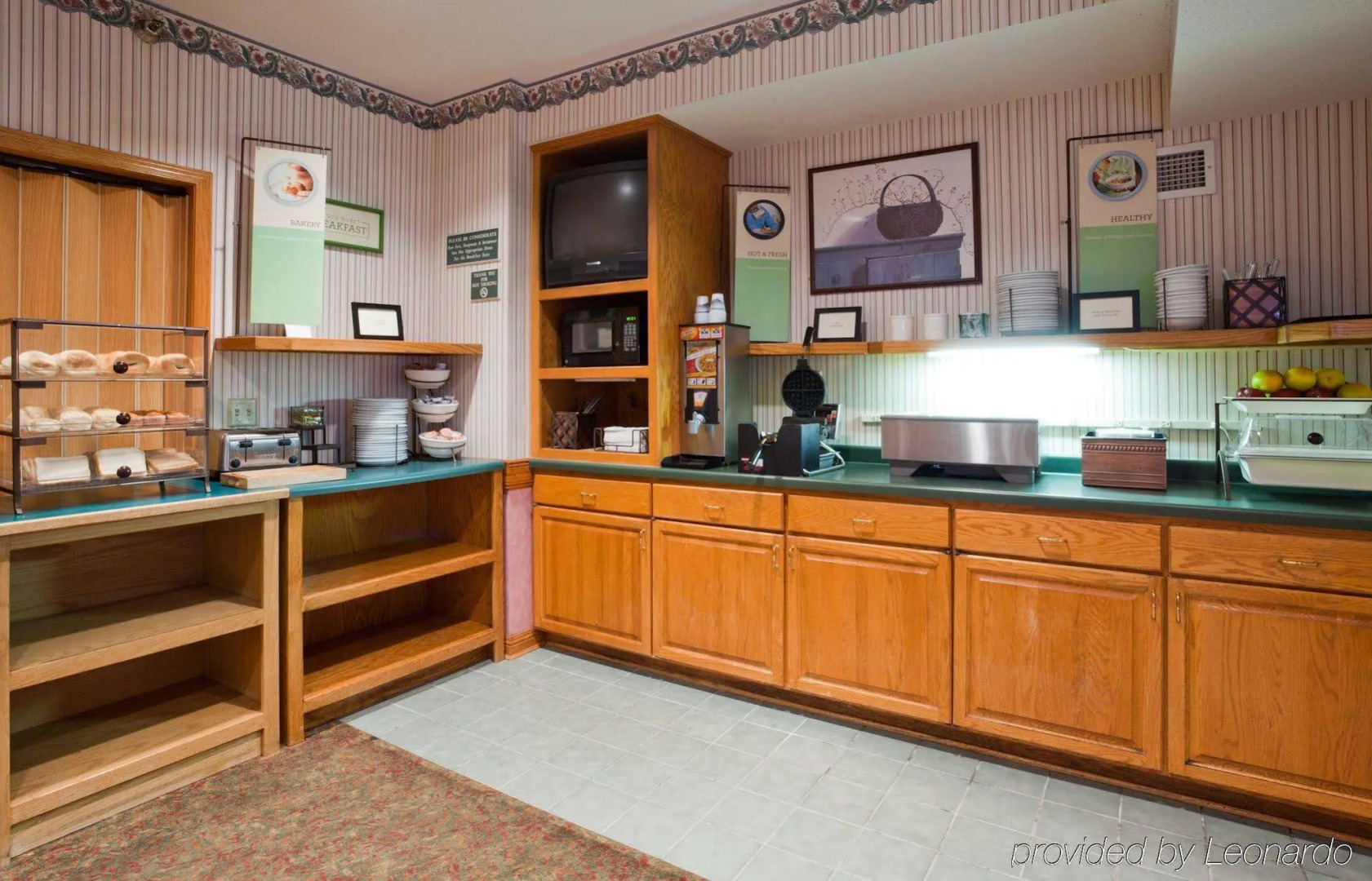 Country Inn & Suites by Radisson, St. Cloud West, MN