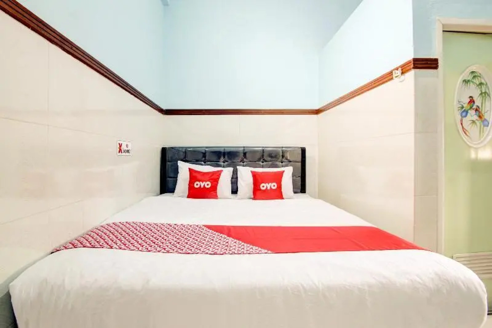 OYO 90214 Hp Residence