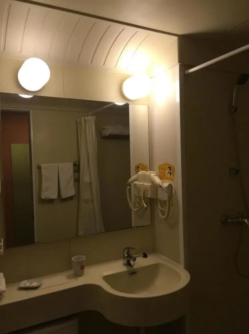 Home Inn Chengdu Luomashi Metro Station