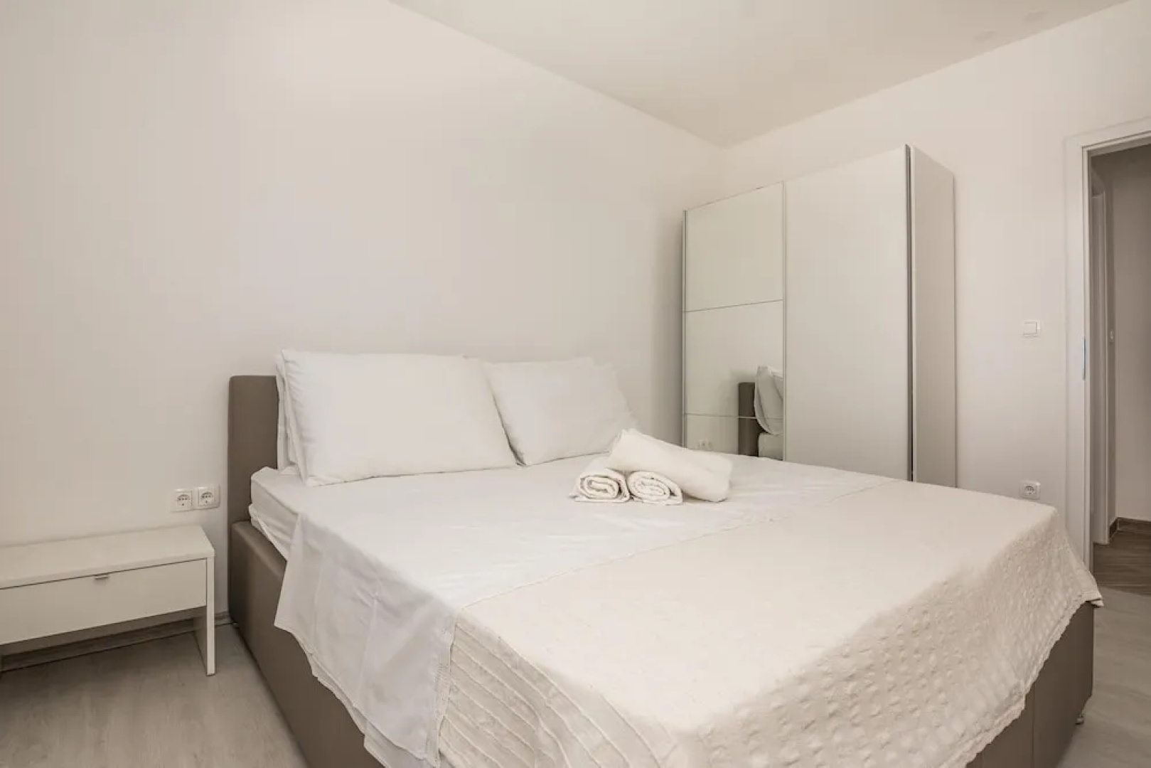 Pool Apartment Bakija 2