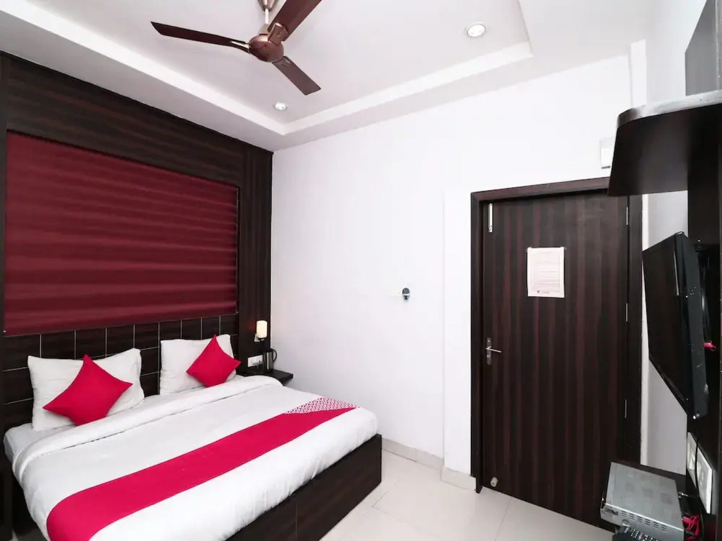 OYO 5189 Hotel East Lite