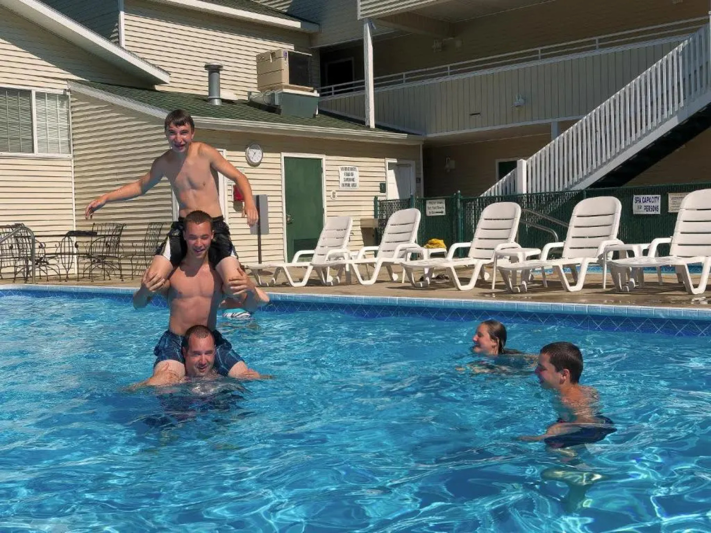 Sierra Sands Family Lodge