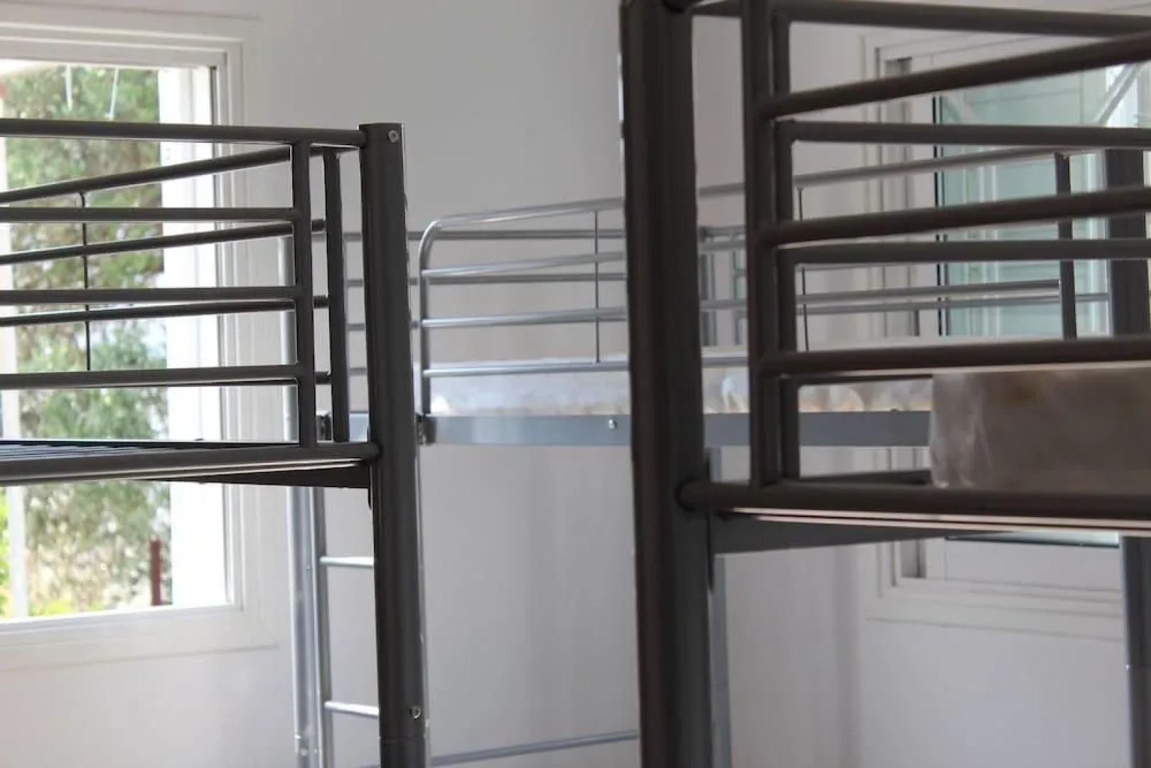 Costas Hostel Action 2