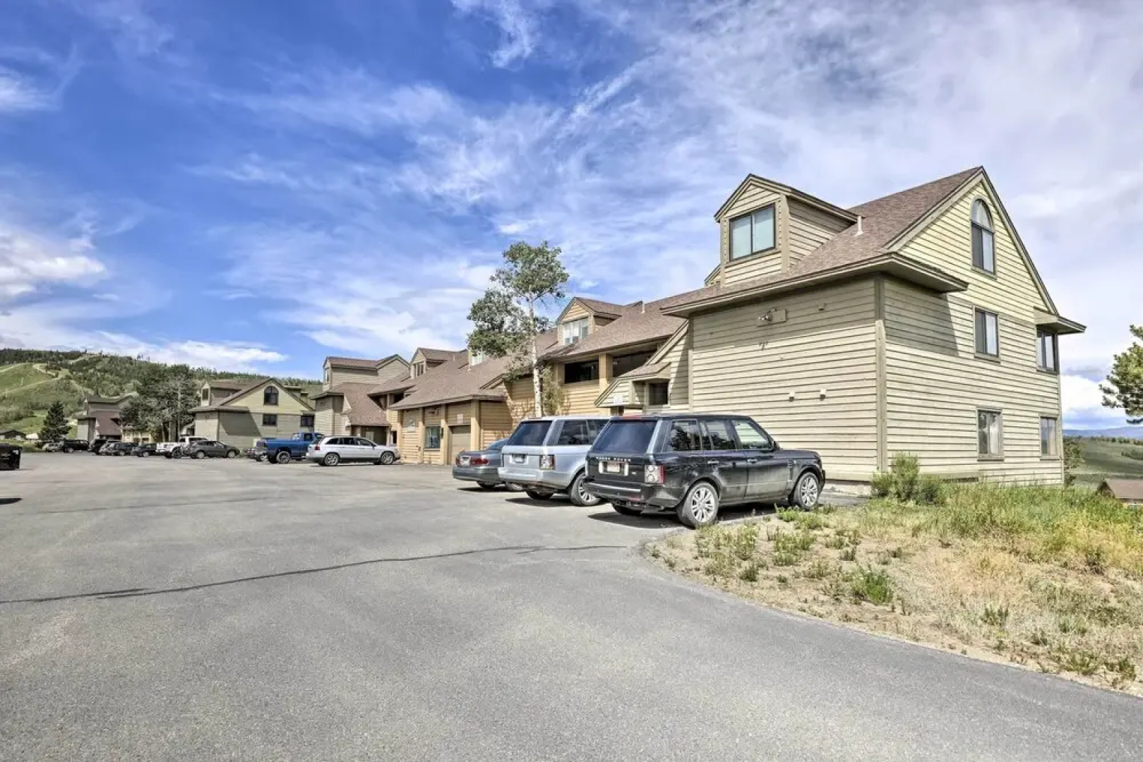 < Half Mi to Ski Lifts: Cozy Granby Ranch Studio!