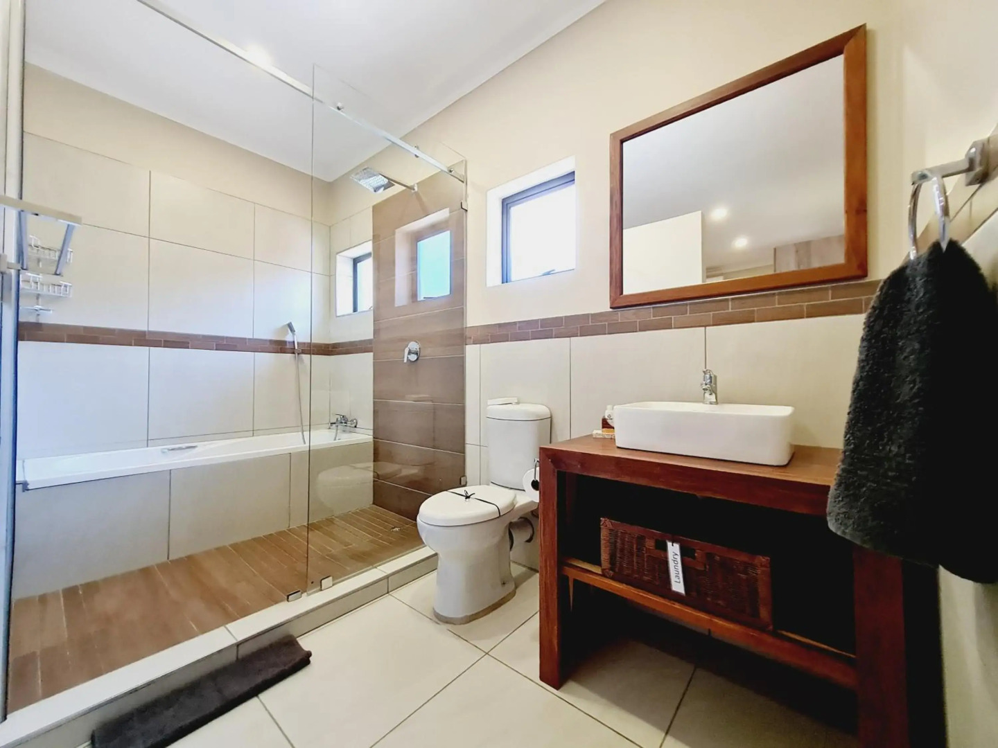 The Hank Guesthouse Pty Ltd