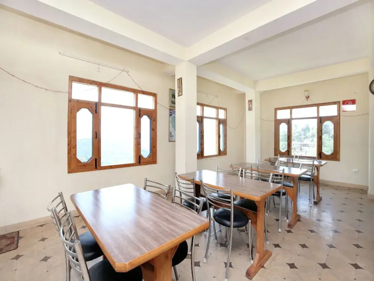 OYO 14106 Home Exotic Hill View Shoghi