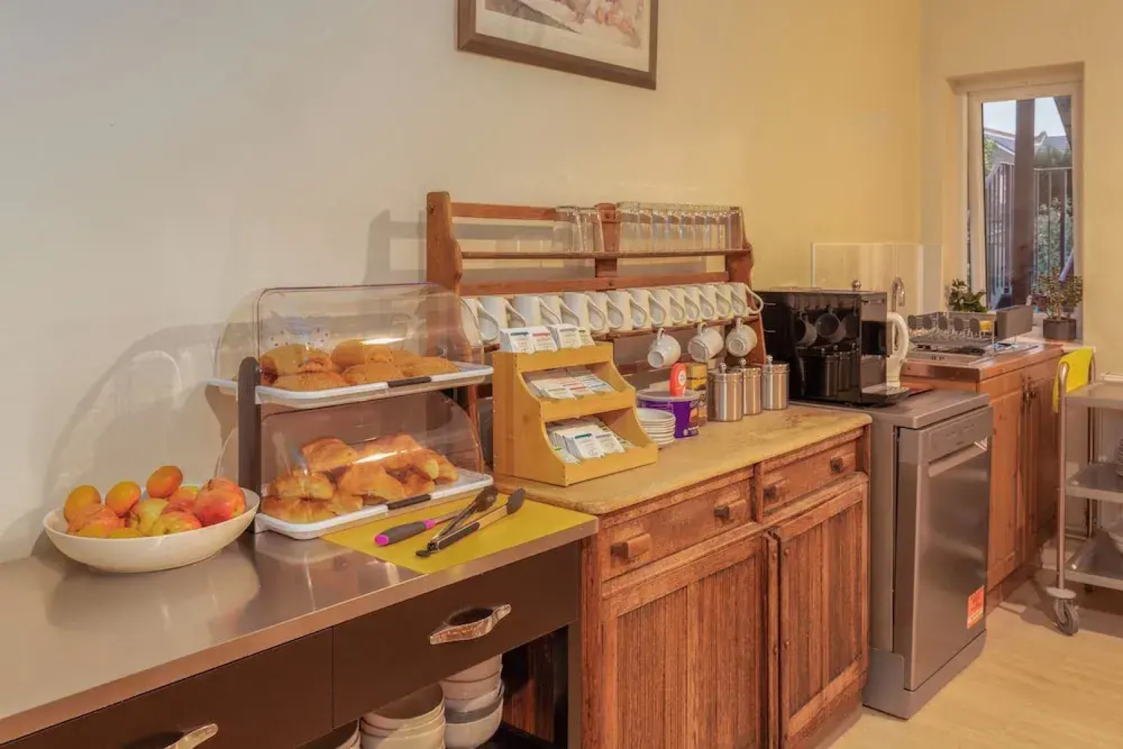 Ricky Road Guest House - Budget