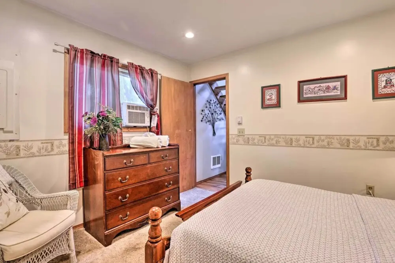 Lakefront Retreat w/ Dock & Yard in Tobyhanna!