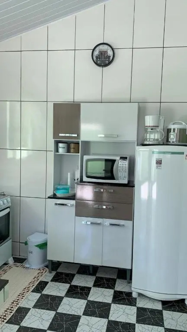 Casa, 1 quadra da praia.