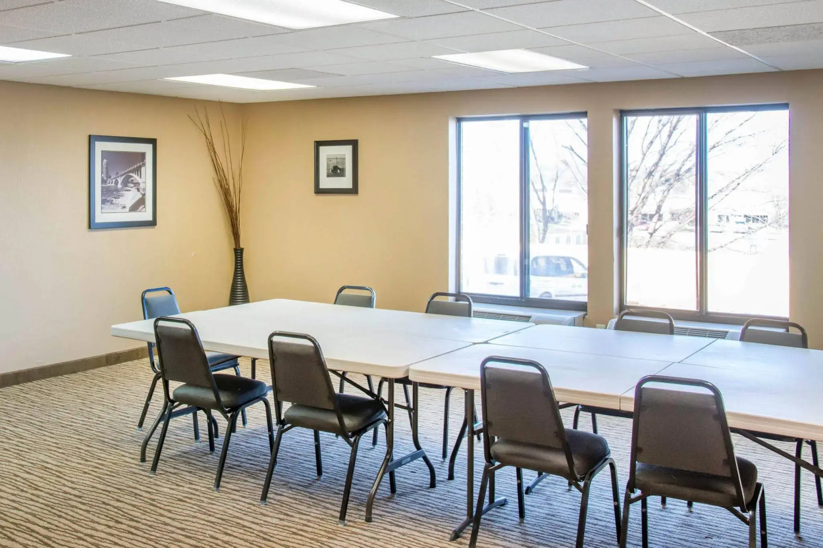 Holiday Inn Express & Suites Eden Prairie – Minneapolis by IHG