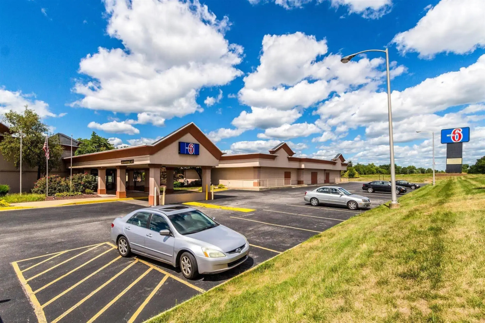 Econo Lodge Inn & Suites Chambersburg Central