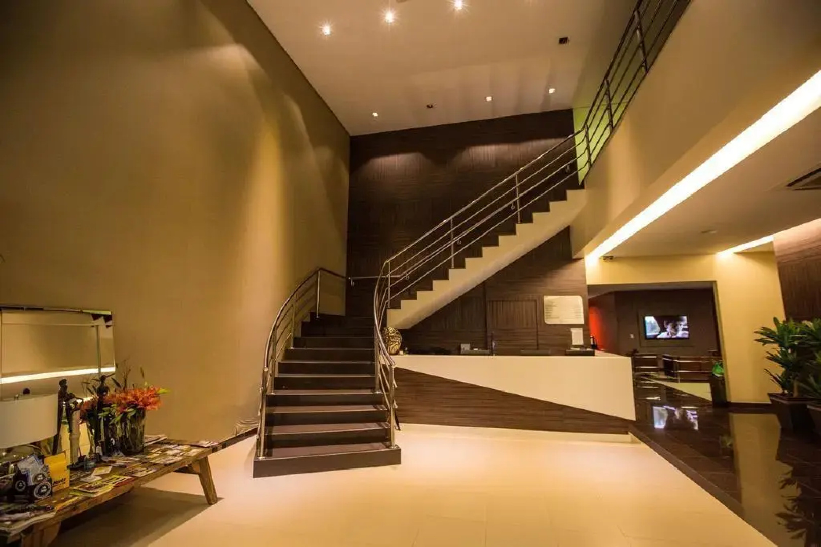 Golden Plaza Hotel