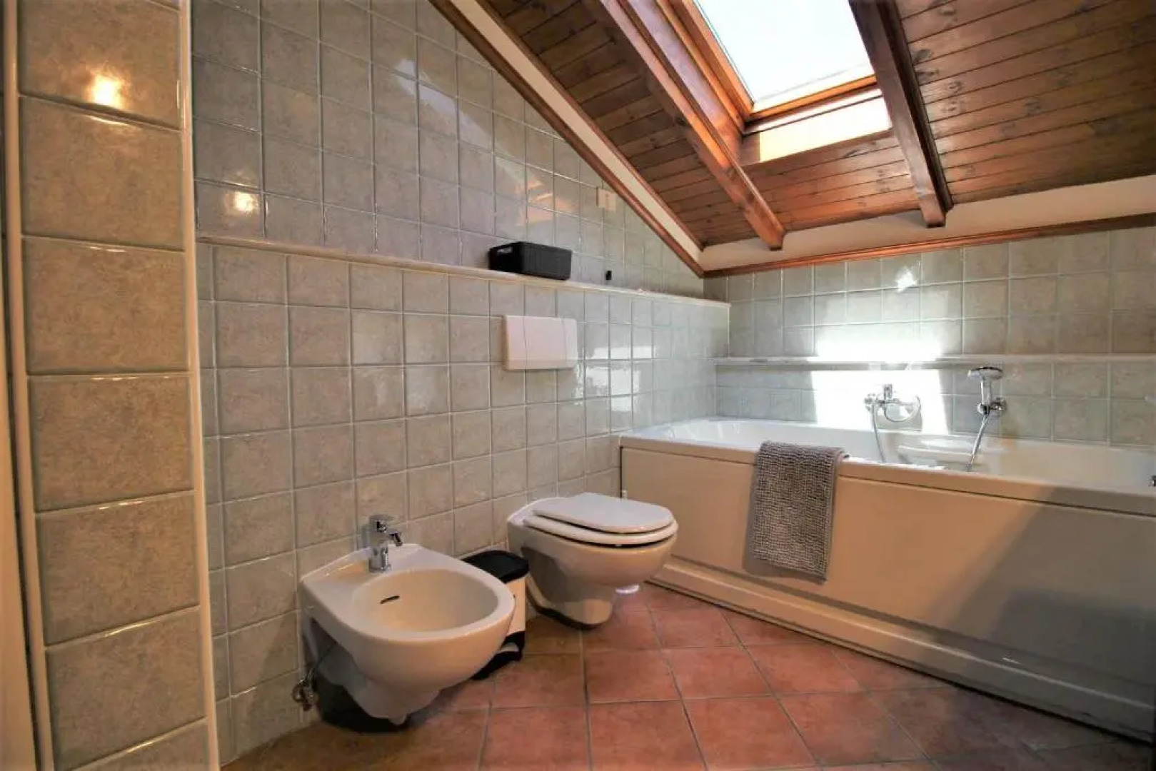 A Lovely Picture on the Lake