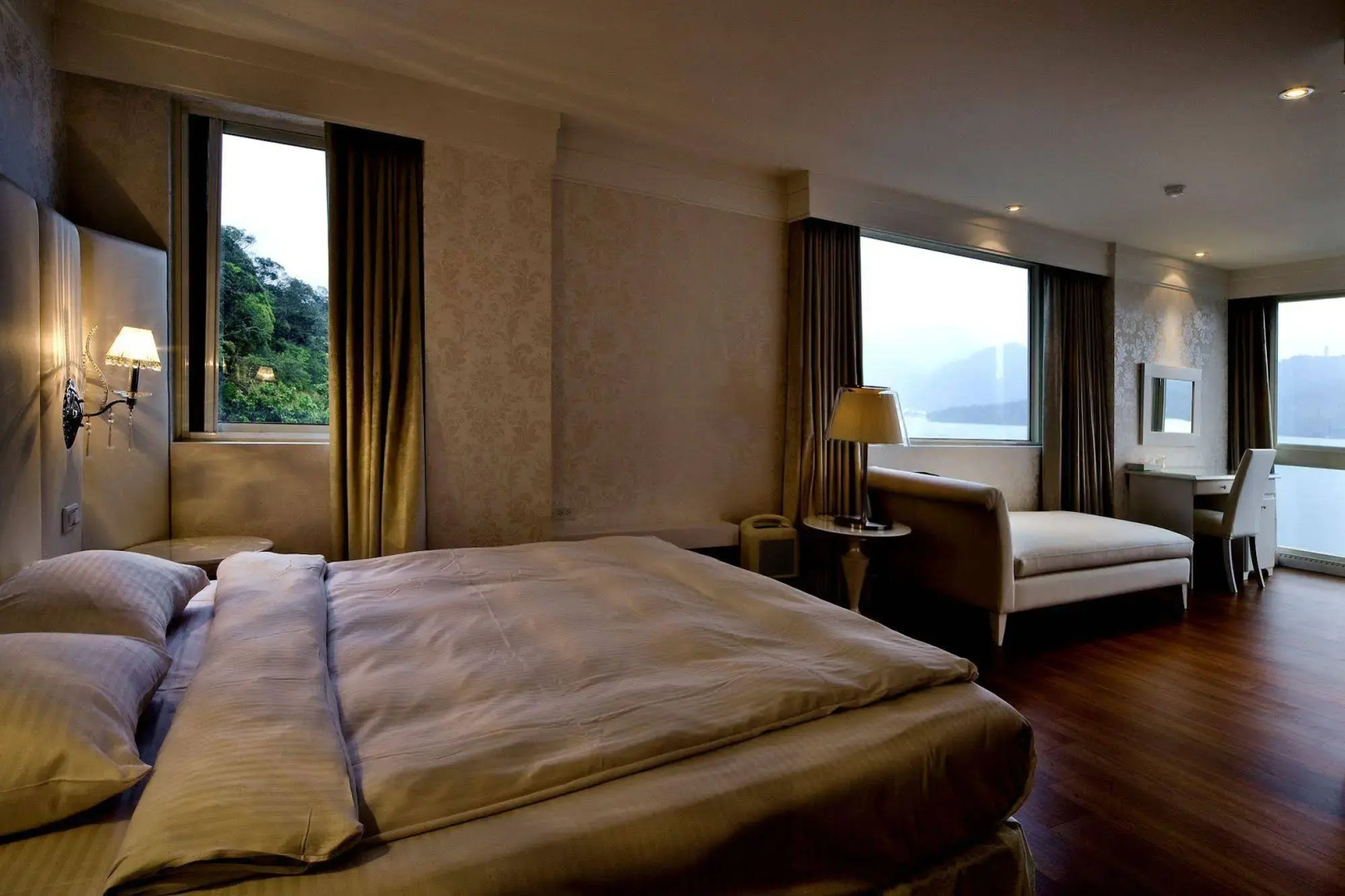 Spa Home Sun Moon Lake Luxury Lakeside Hotel