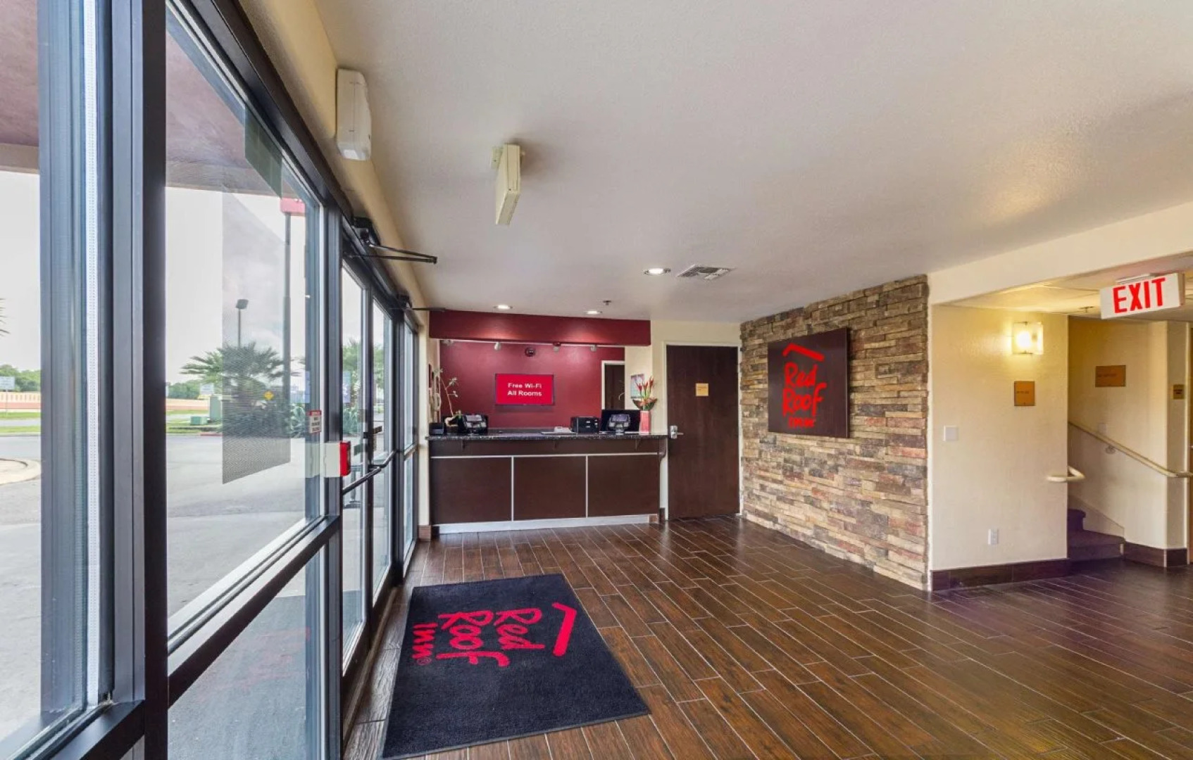 Super 8 by Wyndham New Braunfels I-35