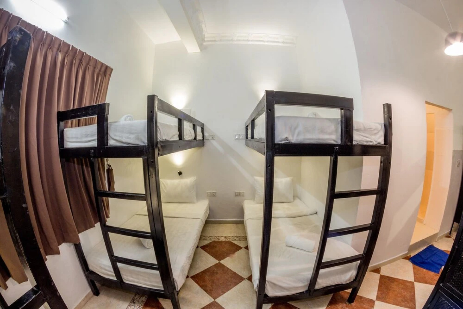 Poolside Villa - Hostel