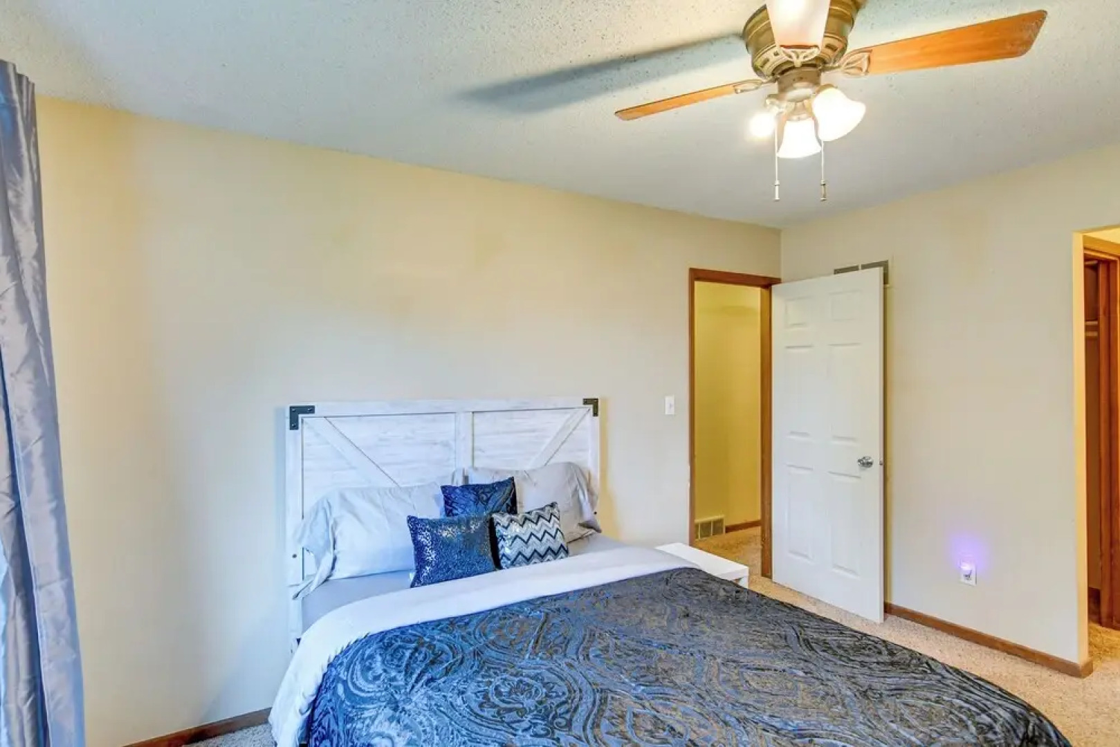 Pet-friendly Urbandale Home ~ 8 Mi to Des Moines!