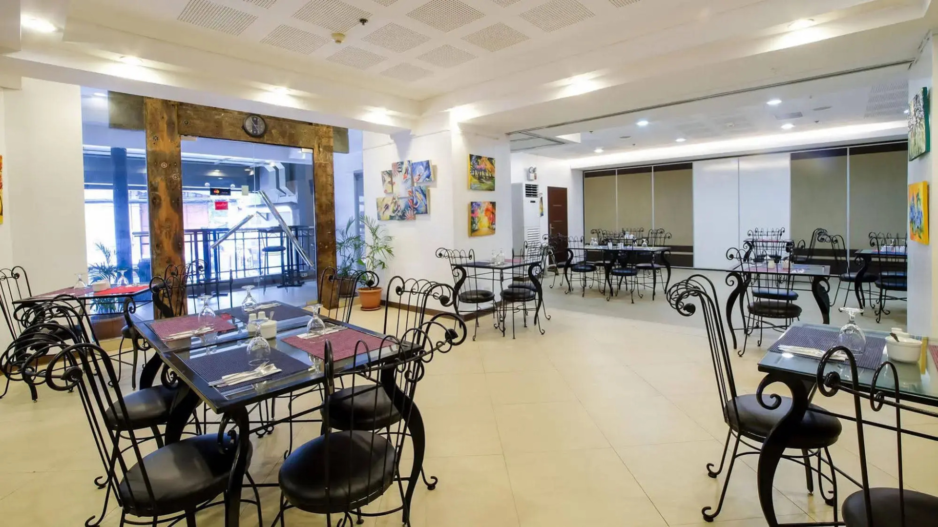 ZEN Rooms Poblacion Makati