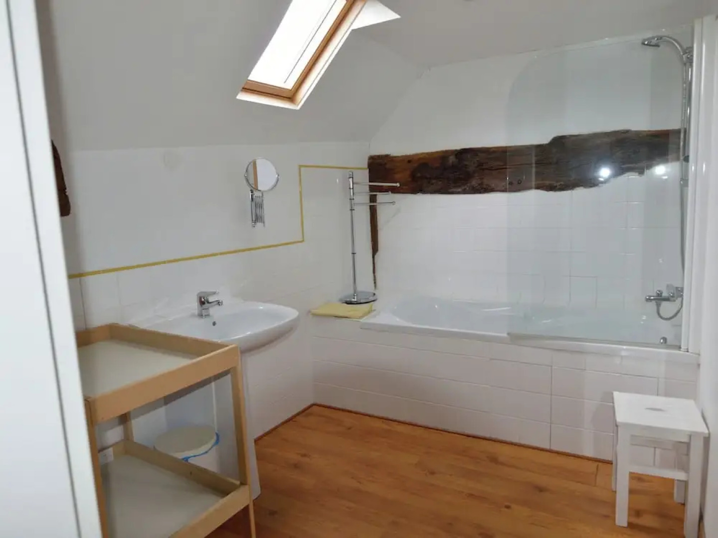 Pleasant Holiday Home in Isigny-le-buat With Garden