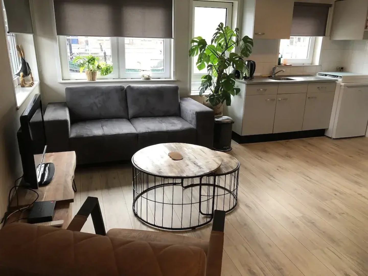 Slapen in eigentijds woonboot hotel