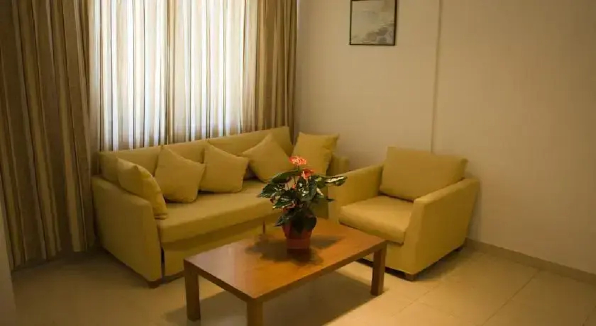 Sunny House Apart Hotel