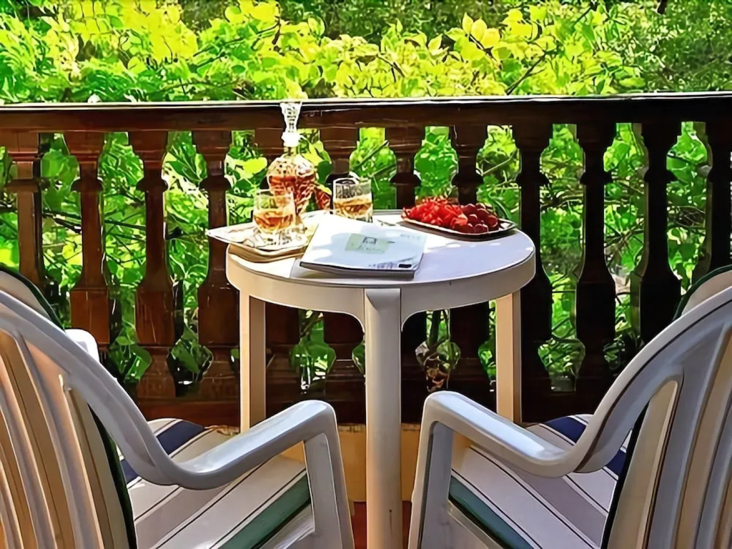 Logis Hostellerie de lAuberge de LÉtang Bleu