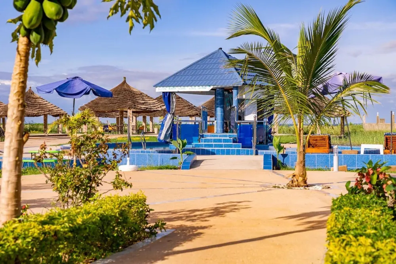 Seaview 1-bed Suite on Cape Point Beach, Bakau - Bojang River Lodge
