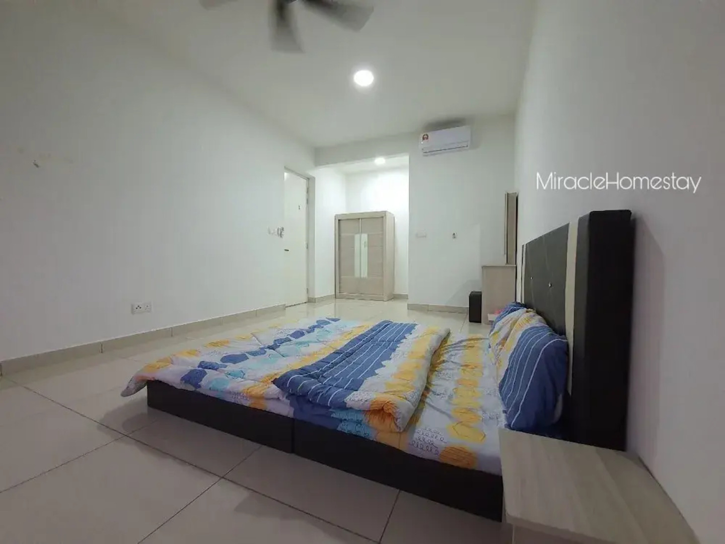 Miracle Homestay Woodsbury Suites