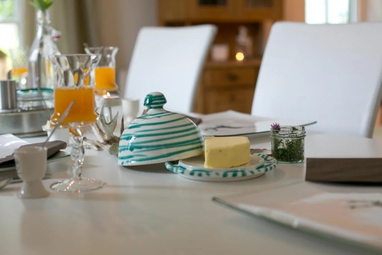 Holidaysun, Chalet Foresthouse, Detached Villa, 1000 qm garden, mountainview, whirlpool, BBQ&bikes&sunbeds for free