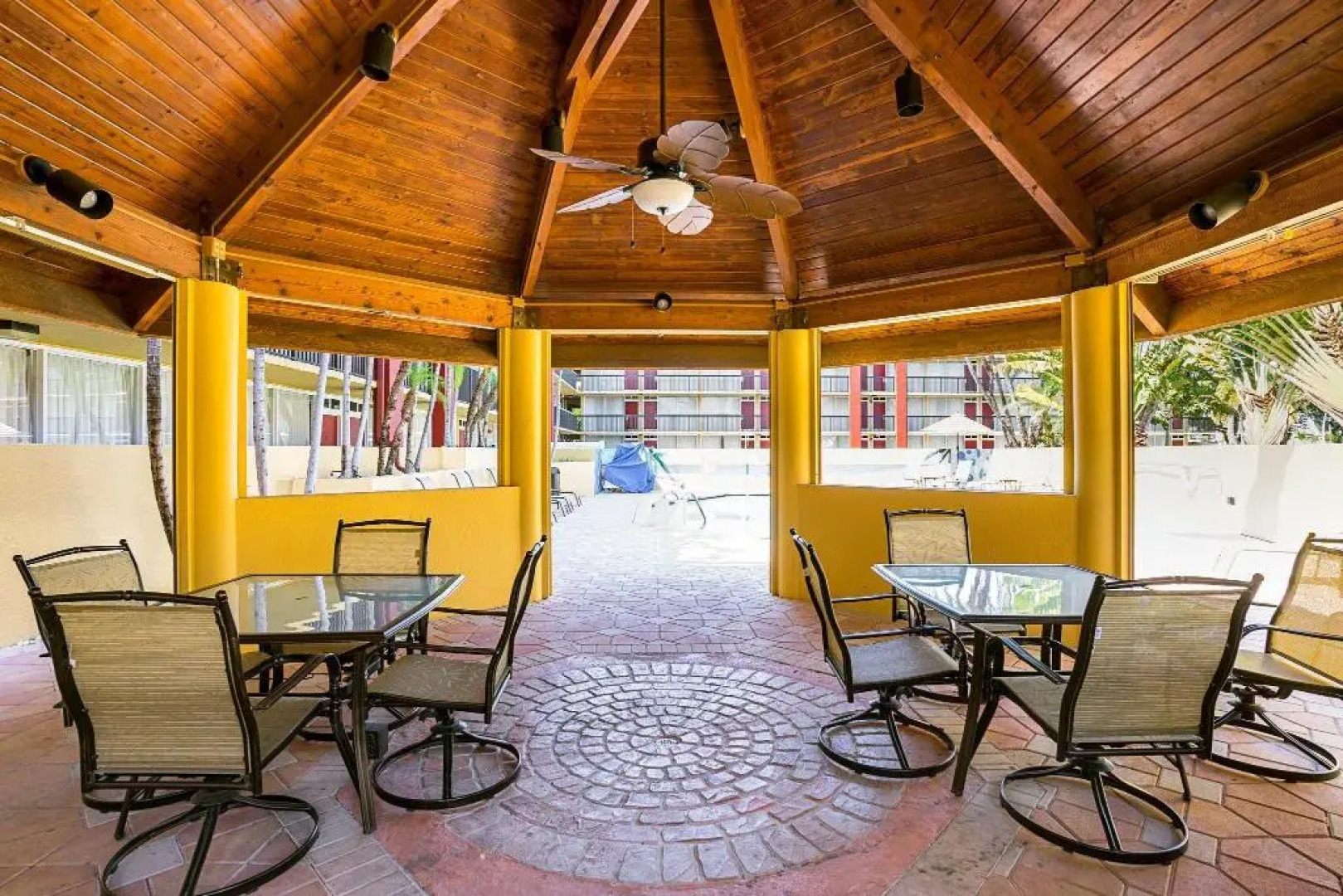 The Link Hotel on Sunrise