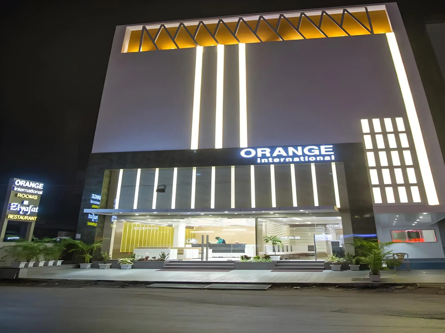 Hotel Orange International