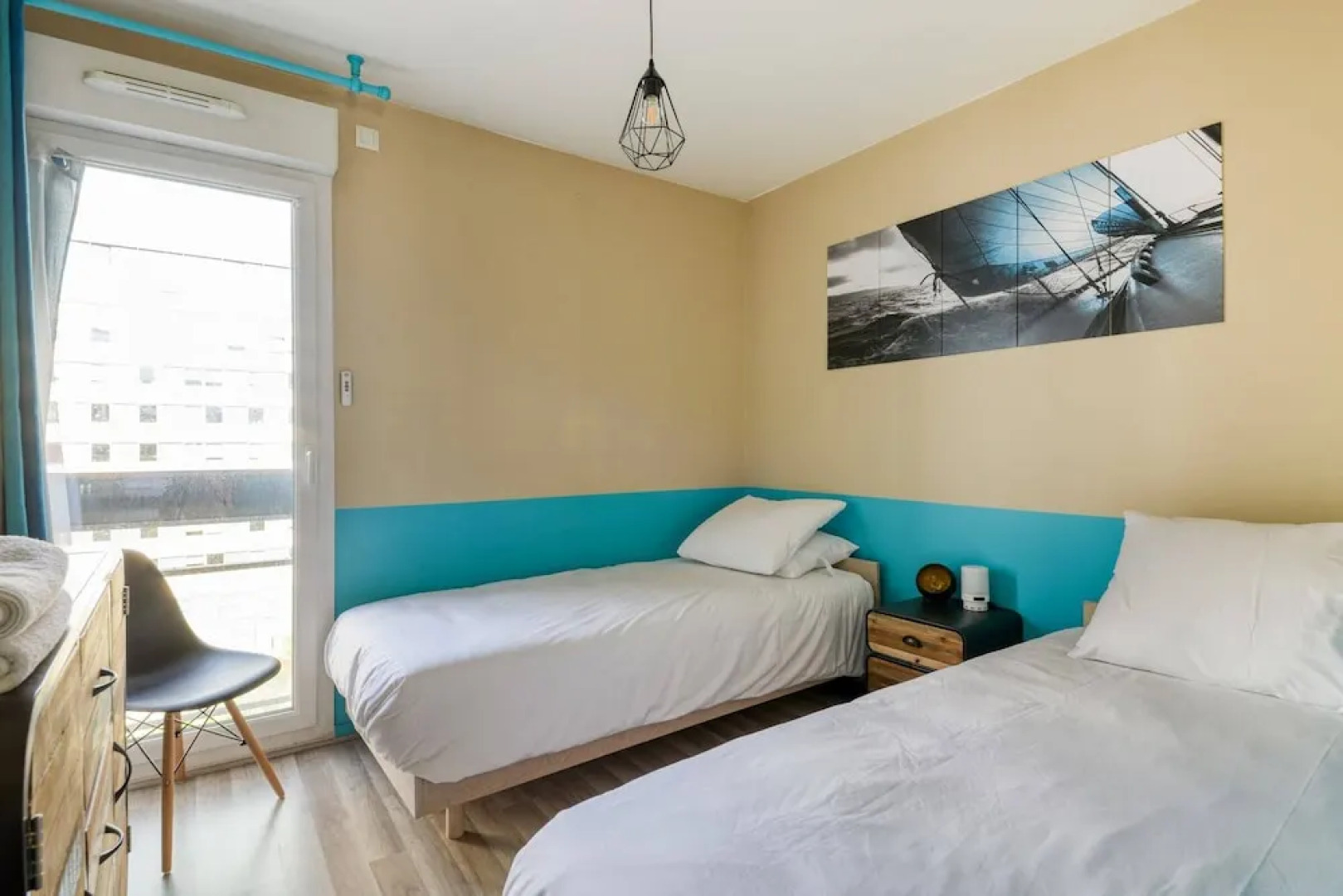 Spacious Apartment With Stunning View of Paris la Défense Fits up to 8