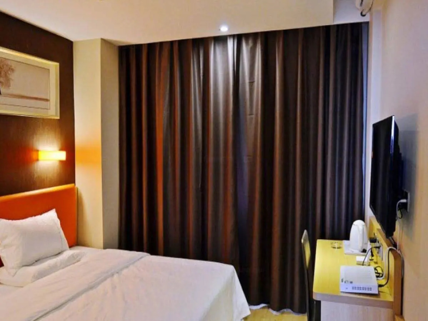 7 Days Premium An Shun Train Station Branch