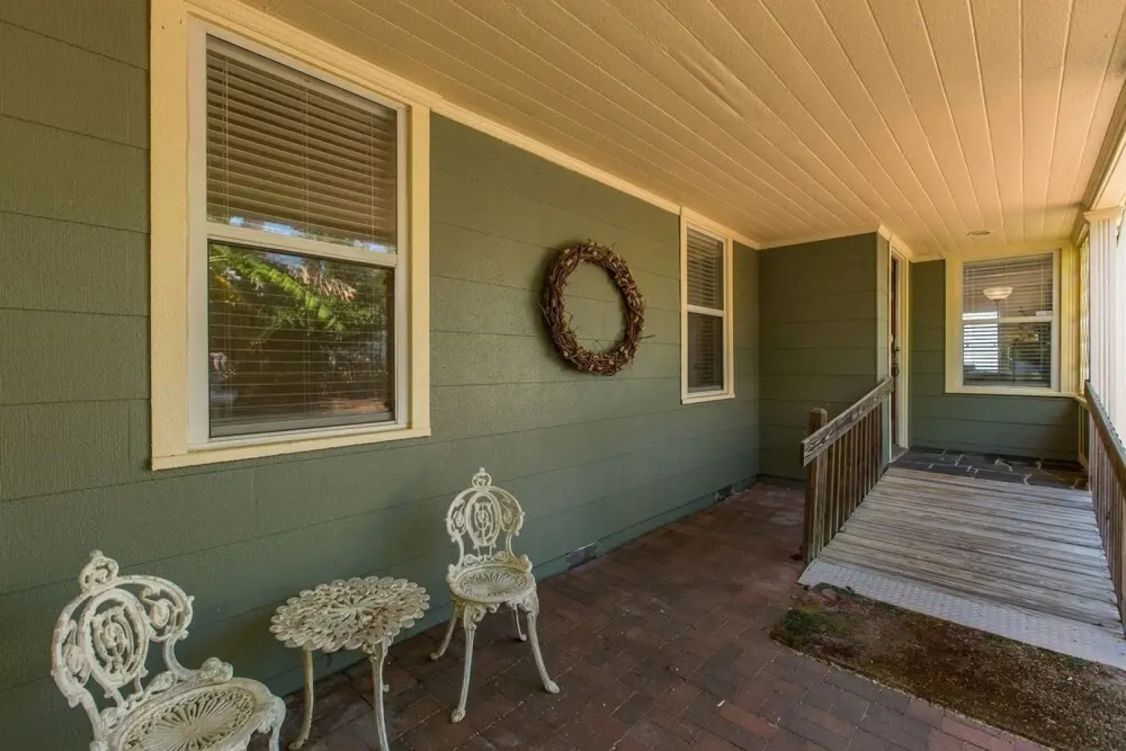 Treasured Times Beach House 3 Bedroom Home by RedAwning, Clearwater Beach