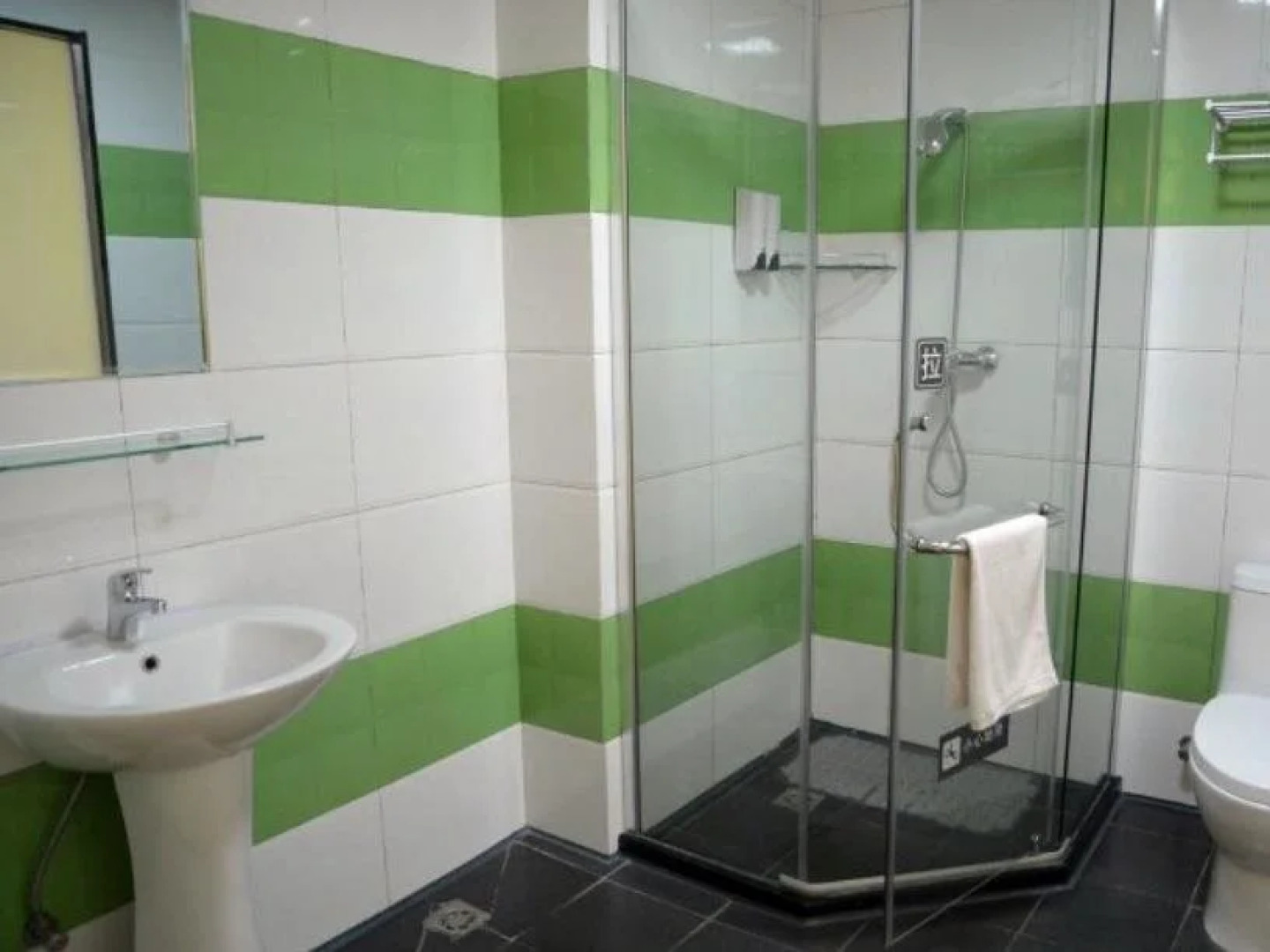 7 Days Inn Laiwu Fengcheng West Street Branch