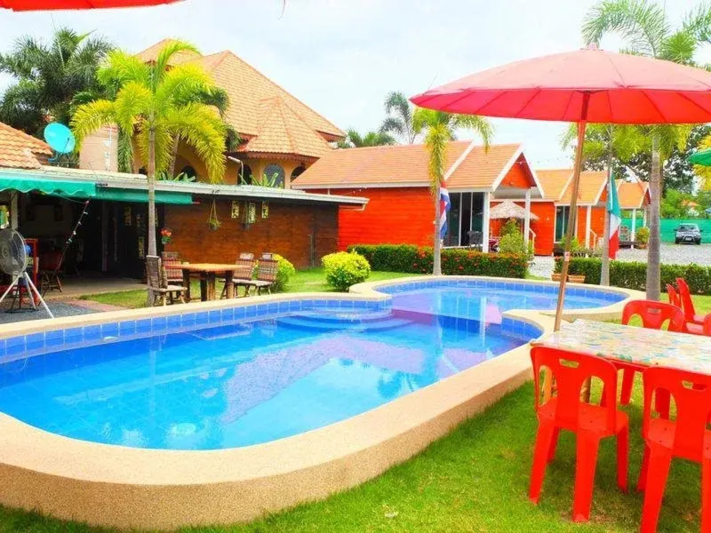 Laylas Place - Resort