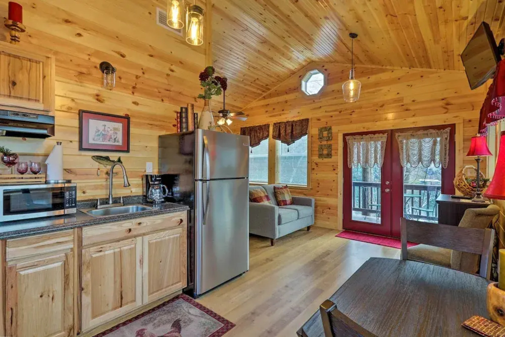Cozy Heber Springs Cabin w/ Deck & Dock!