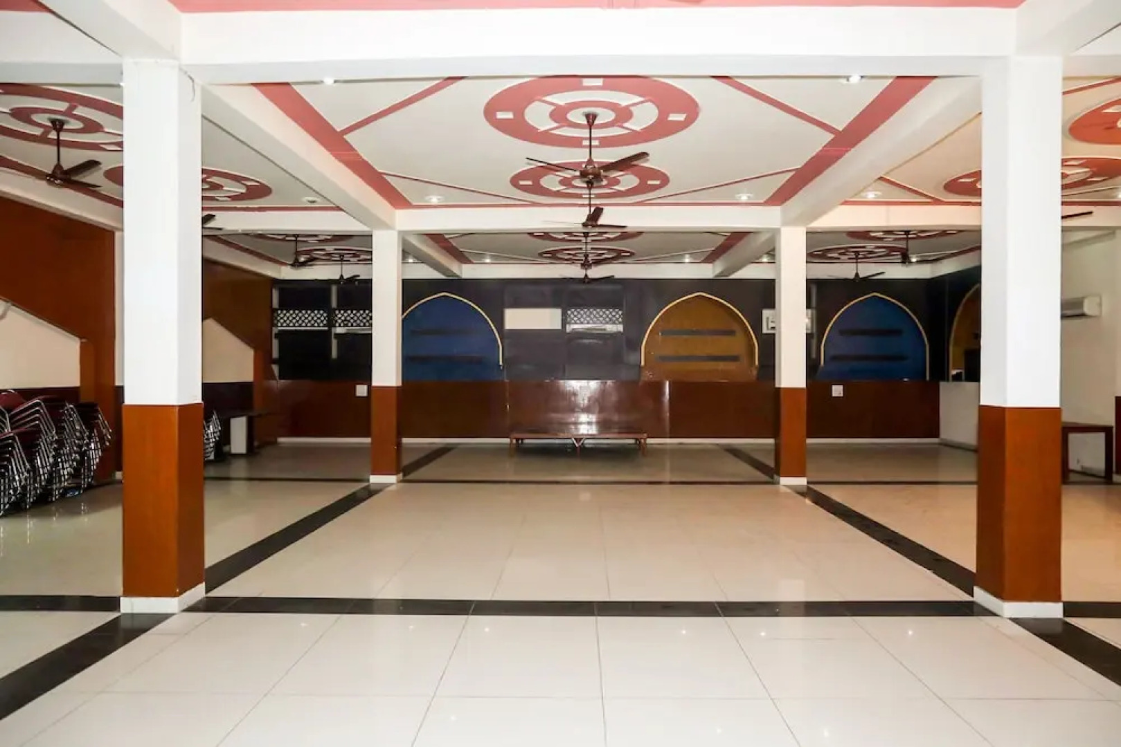 OYO 7609 Hotel Dolphin