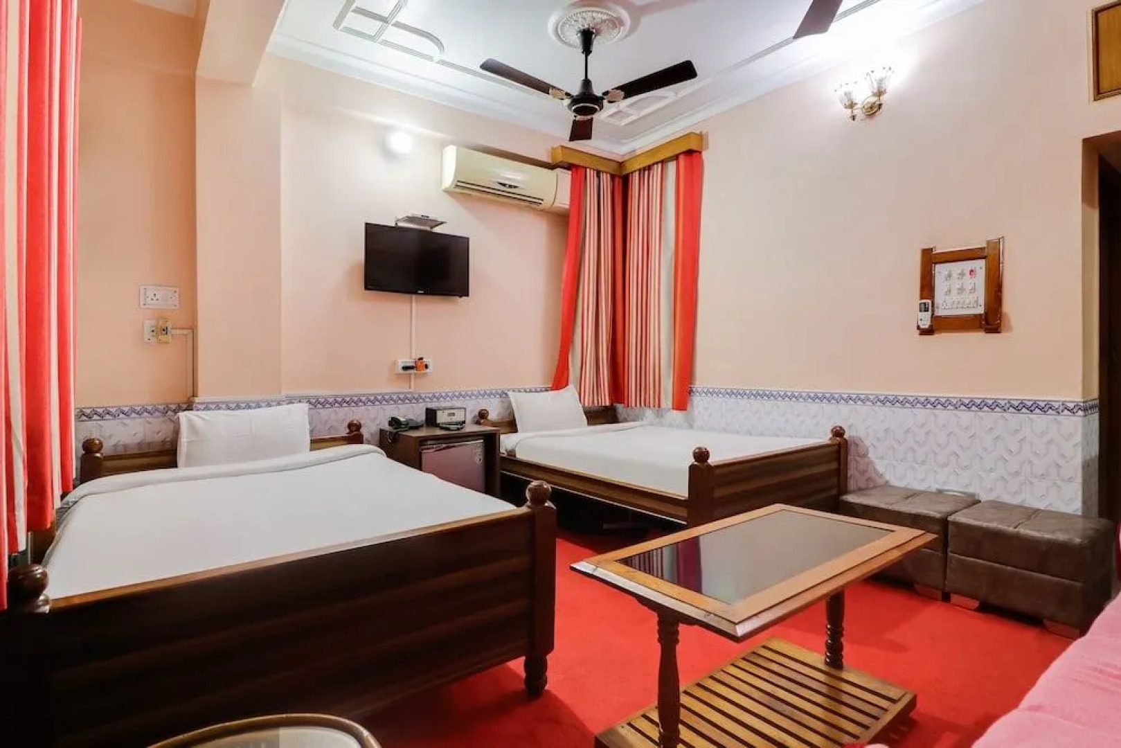 Spot On 45094 Hotel Madhu Complex