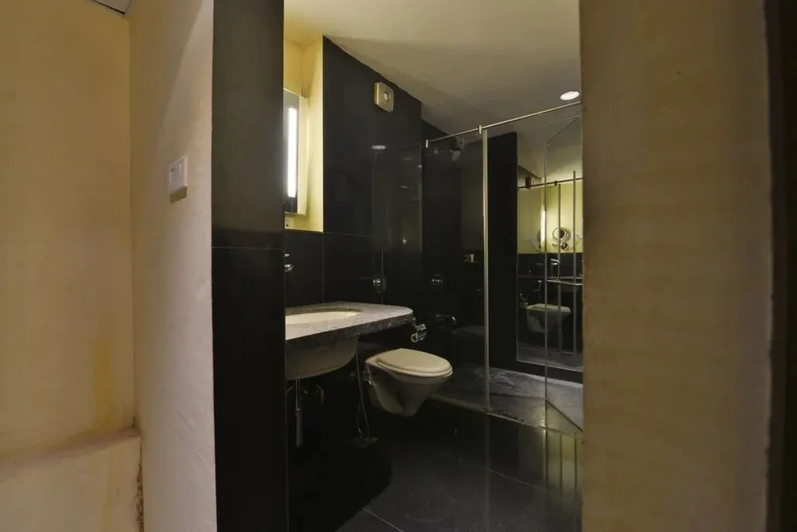 Hotel The Golden Oak Central by Citrus Prime