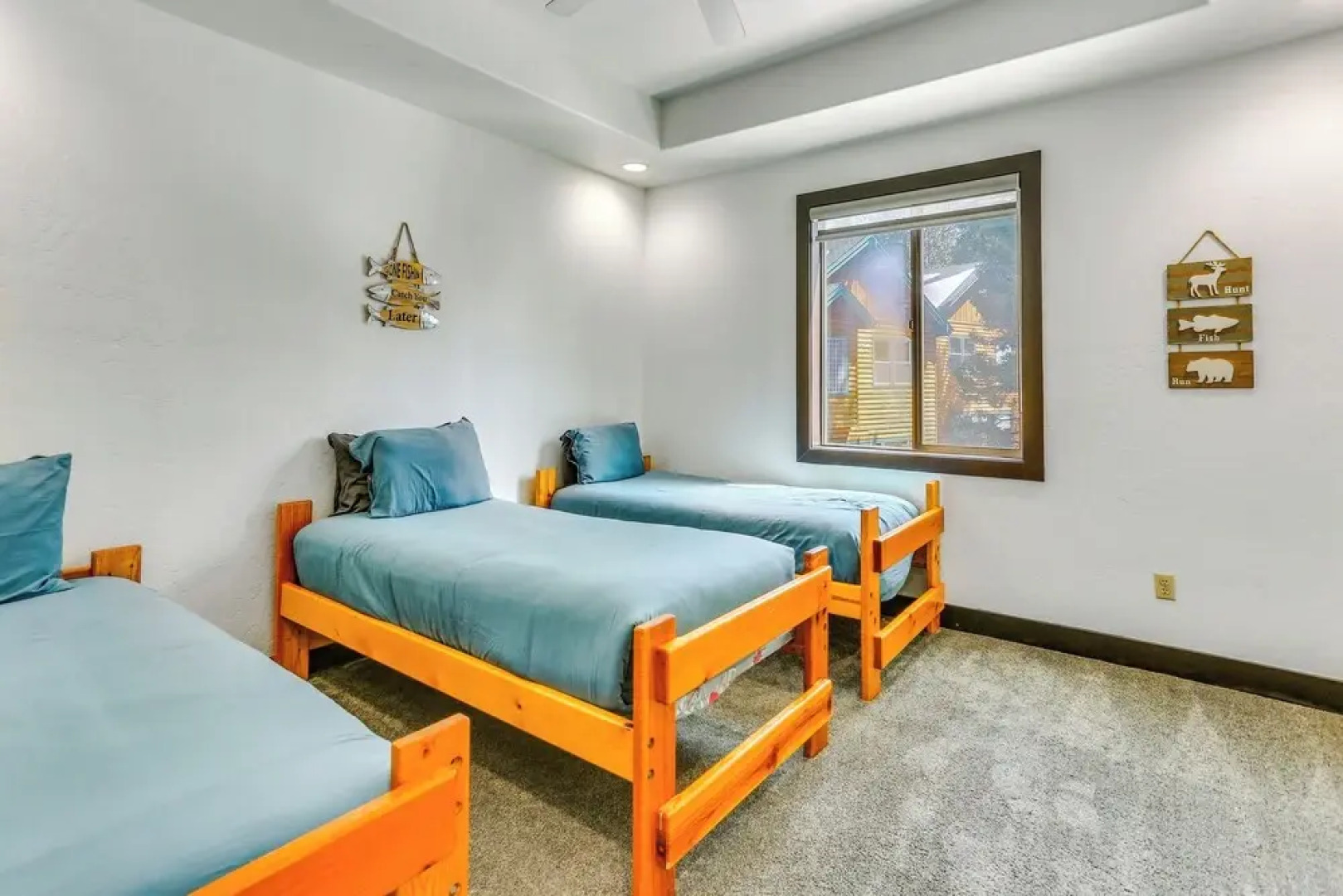 3 Mi to Shaver Lake: Family Home w/ Deck!