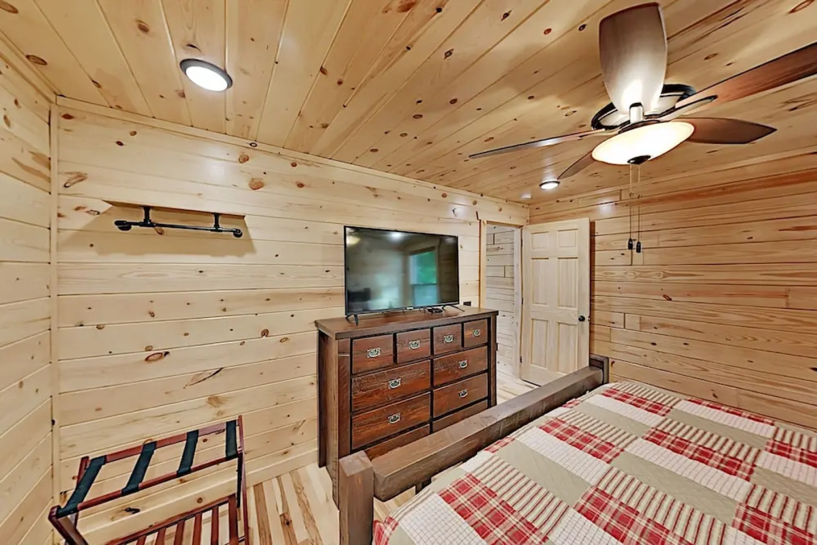 222flwkd 2 Bedroom Cabin