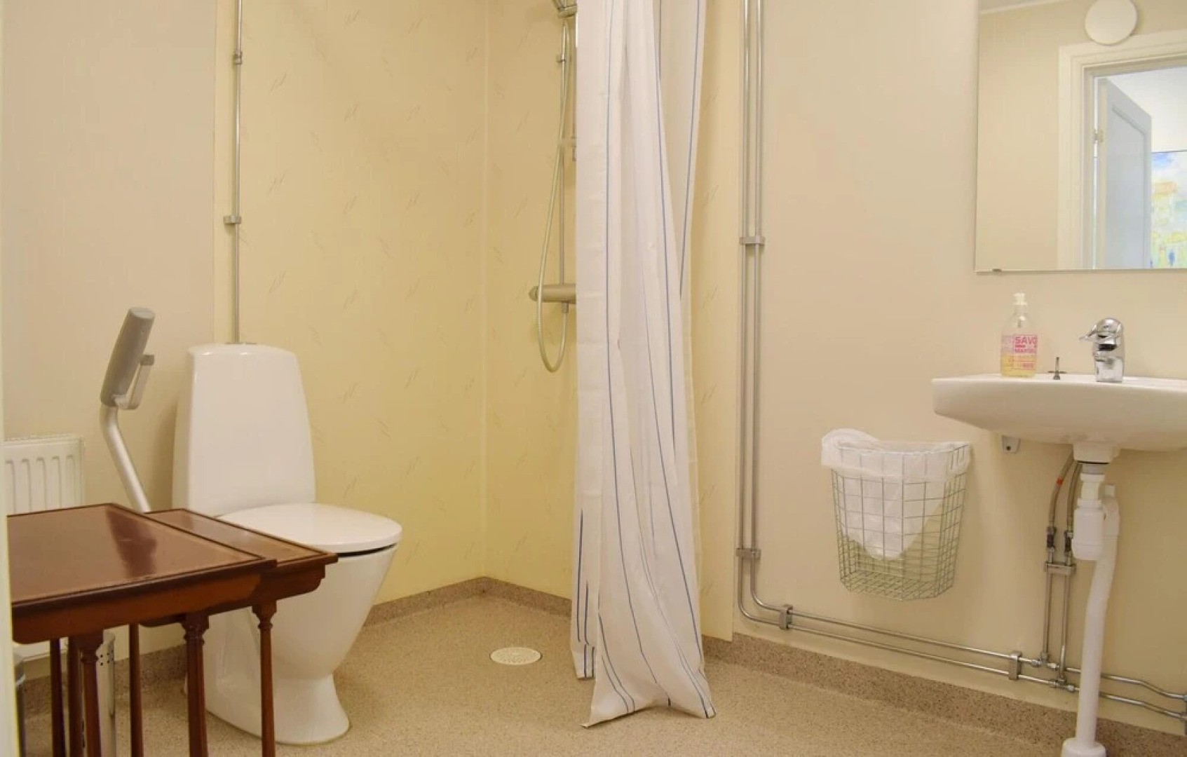 Awesome Home in Listerby With 4 Bedrooms and Wifi