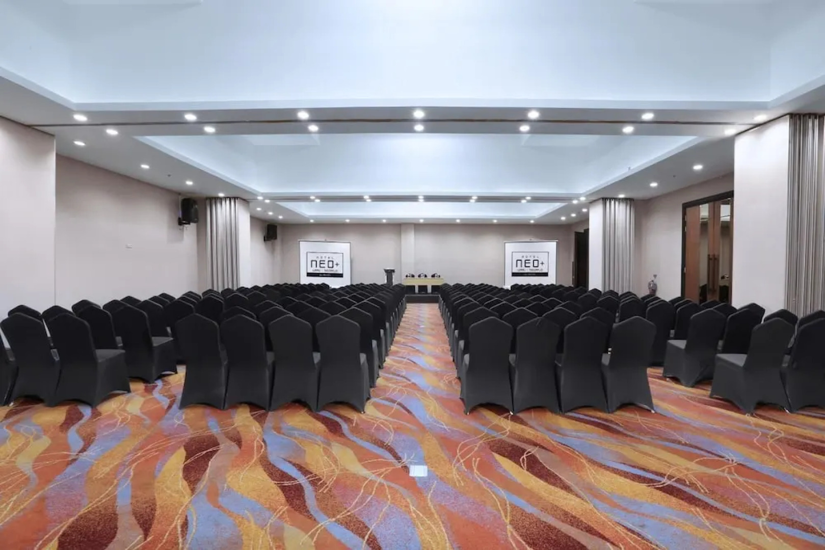 Hotel NEO + Waru-Sidoarjo