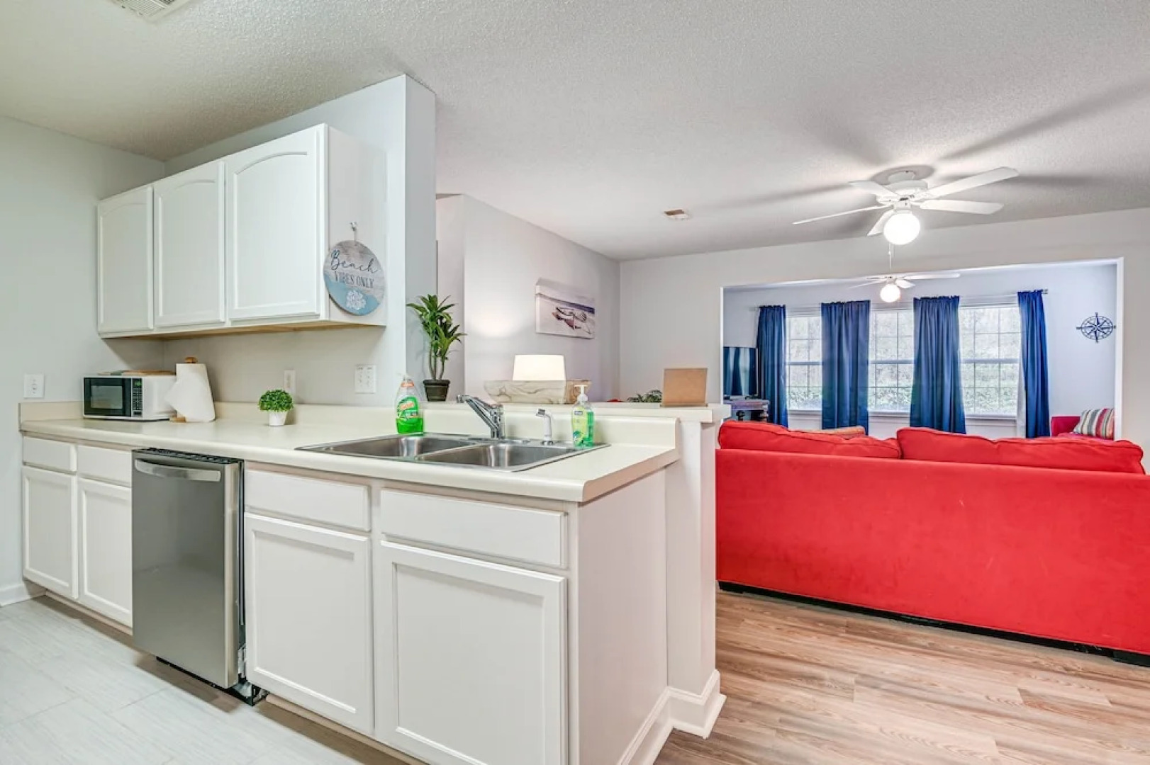 Murrells Inlet Condo w/ Pool Access, Near Beach!