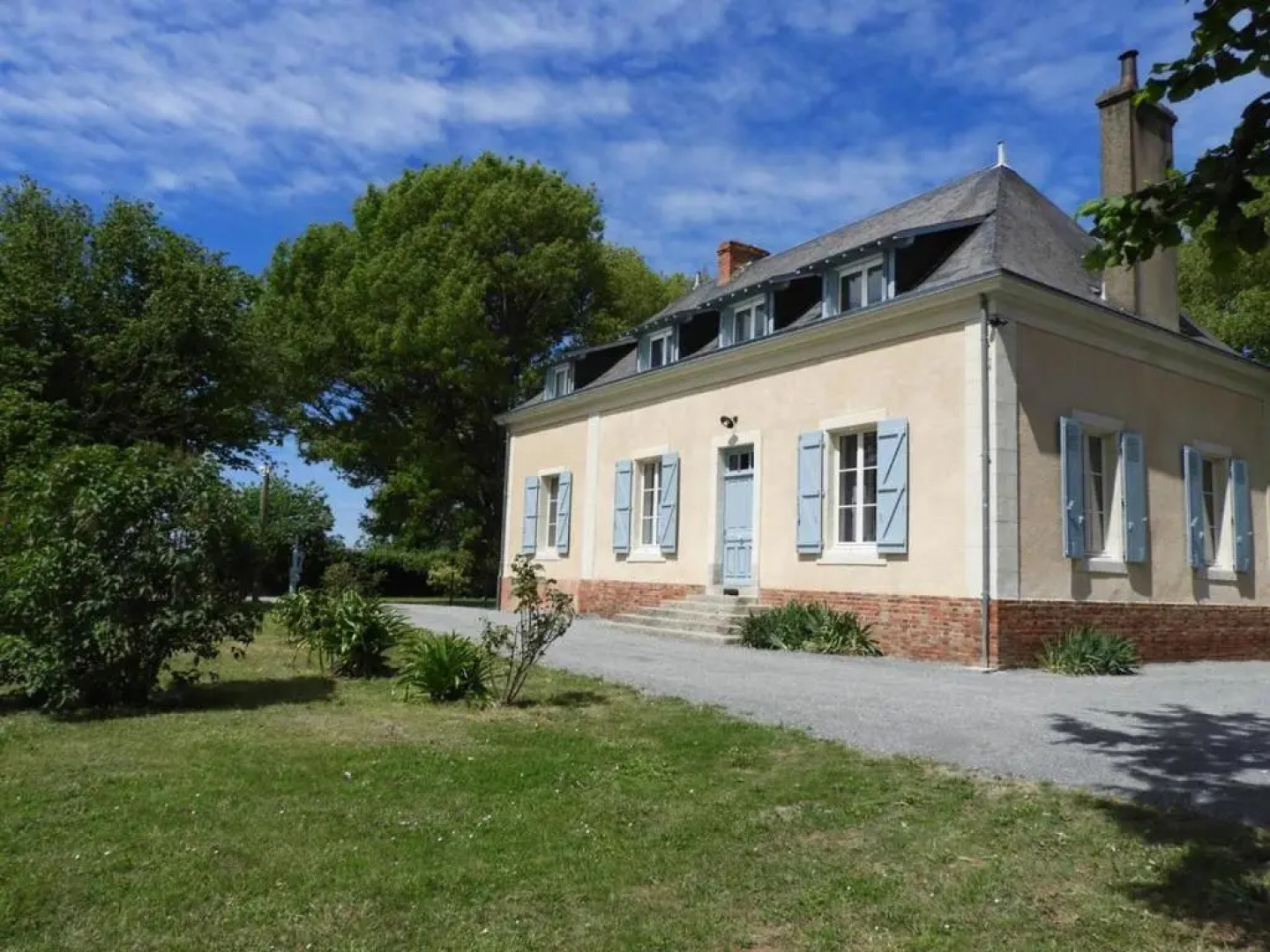 MAISON ÉCOMMOY, 5 PIèCES, 14 PERSONNES - FR-1-410-318