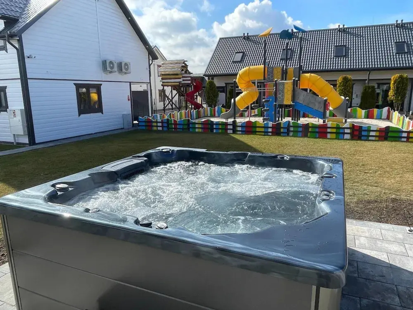 Large Holiday Homes Close to the Beach